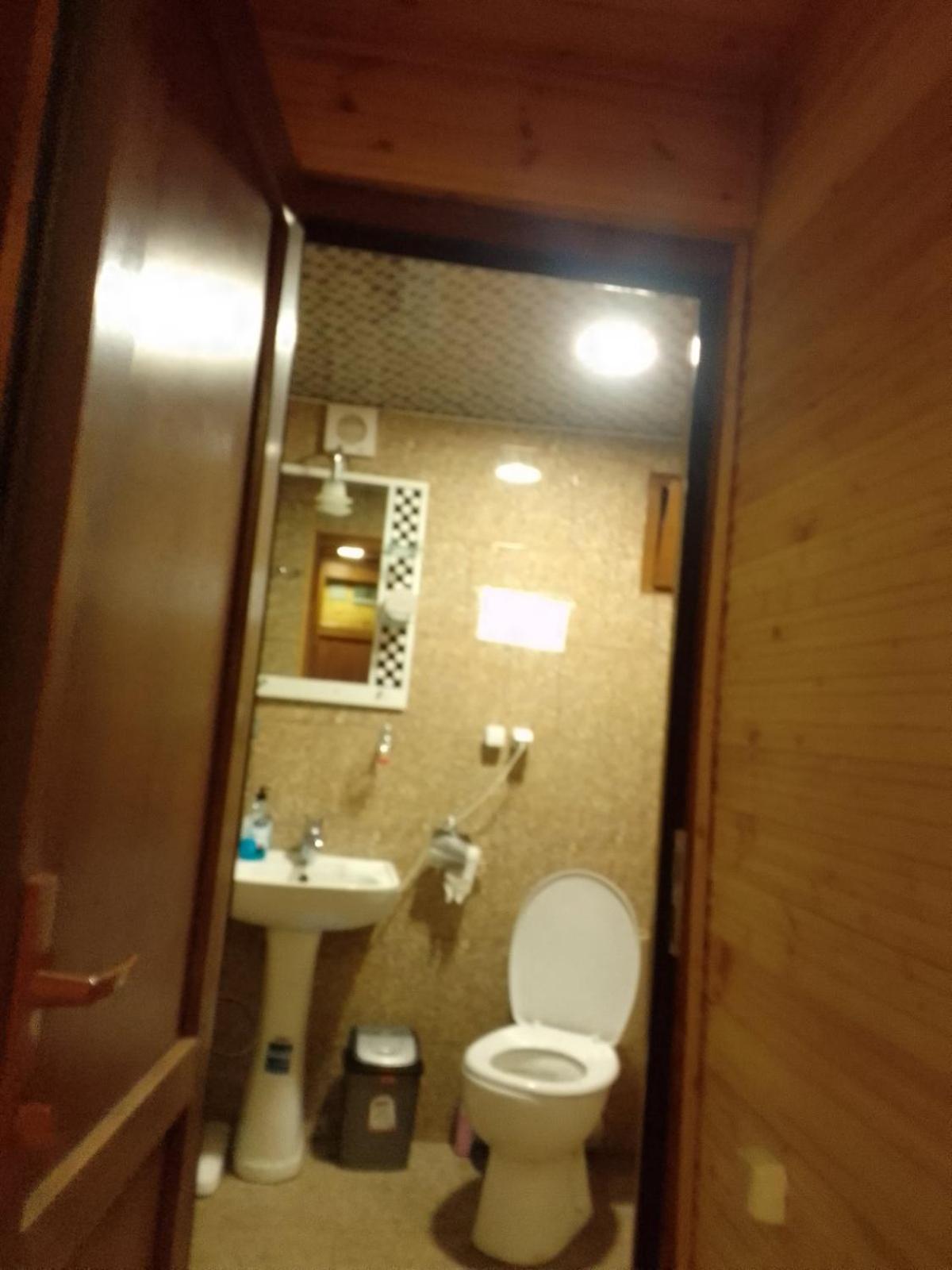 Guesthouse Luka Ushguli Eksteriør bilde