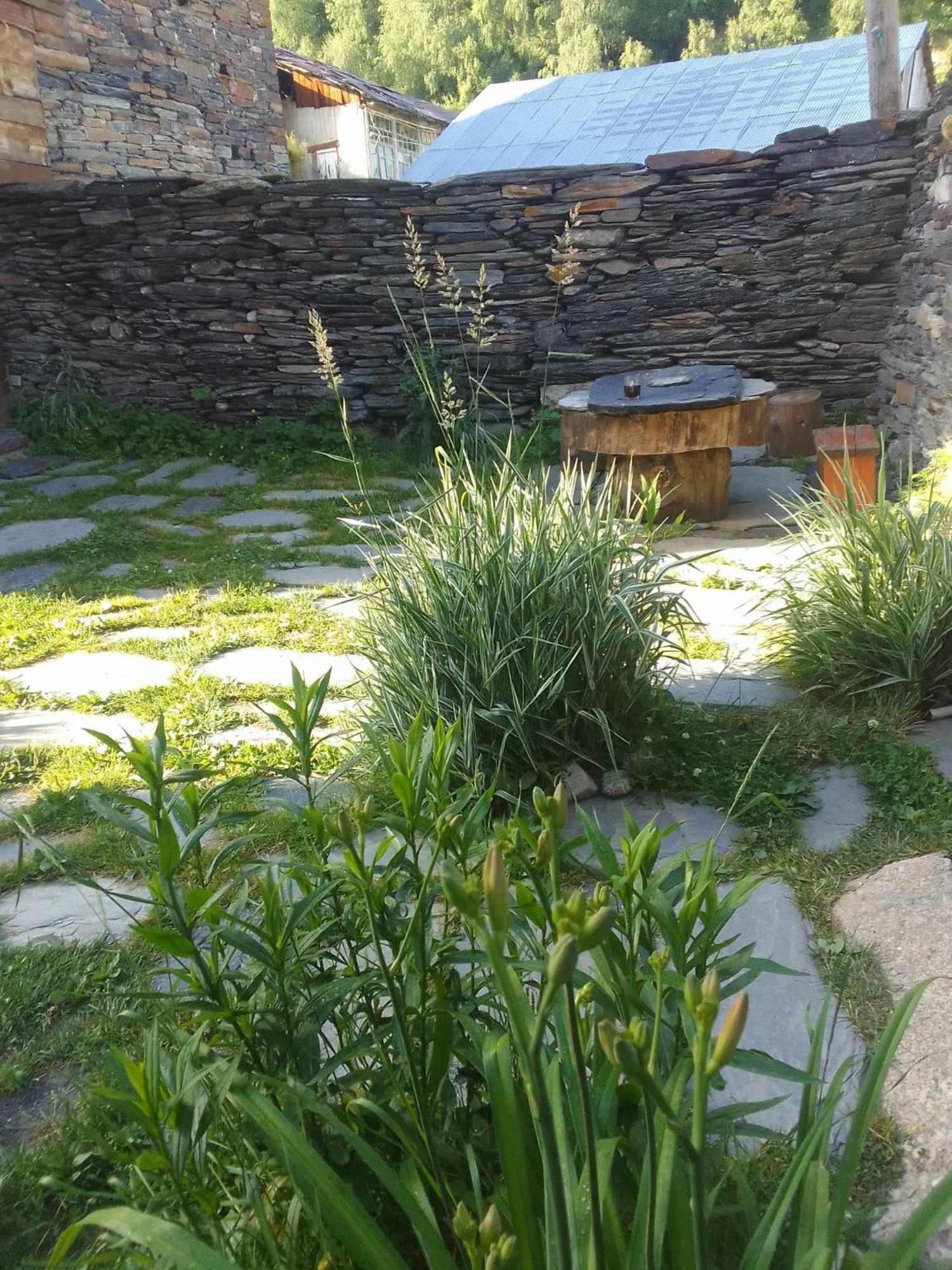 Guesthouse Luka Ushguli Eksteriør bilde